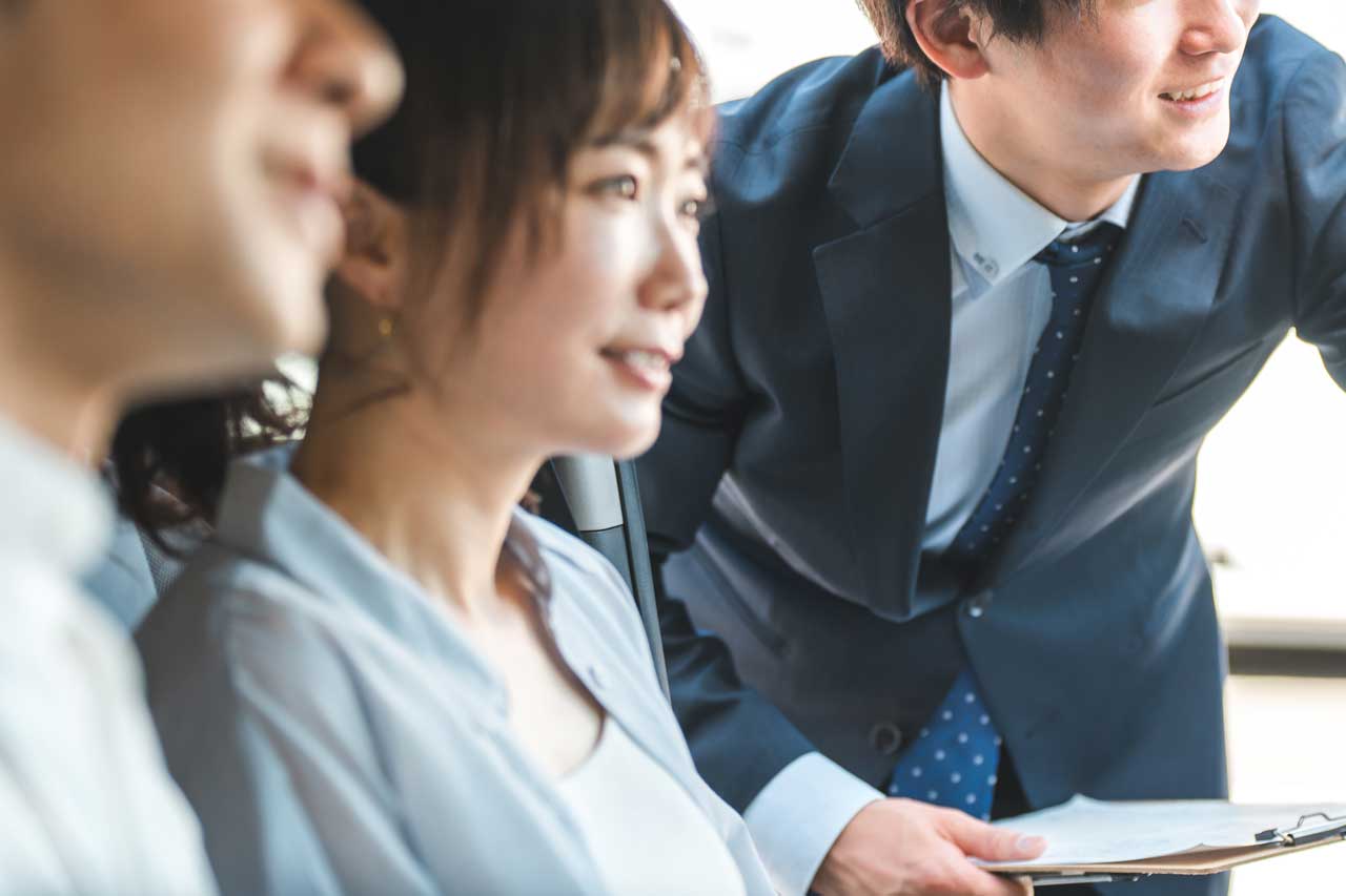 車を試乗しているところ